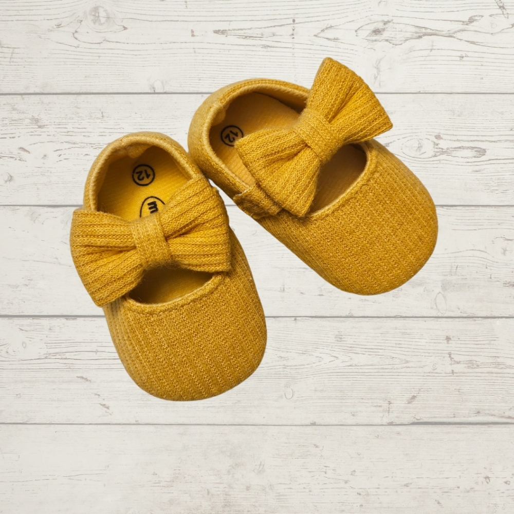 Yellow Bow Mary Jane Crib Shoes Size 6-12m